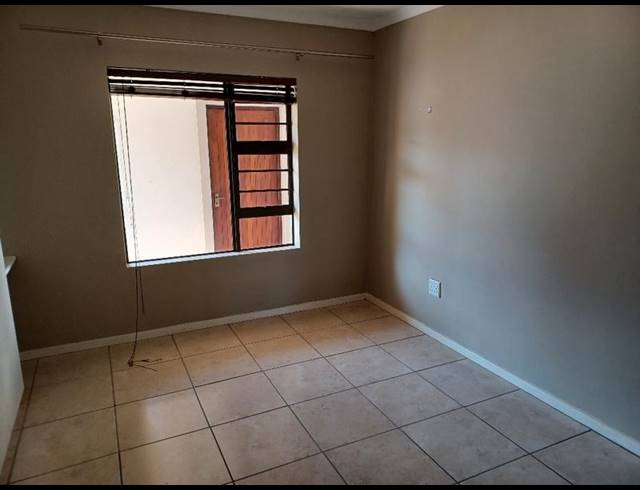 2 BEDROOM PROPERTY TO RENT IN BURGUNDY ESTATE